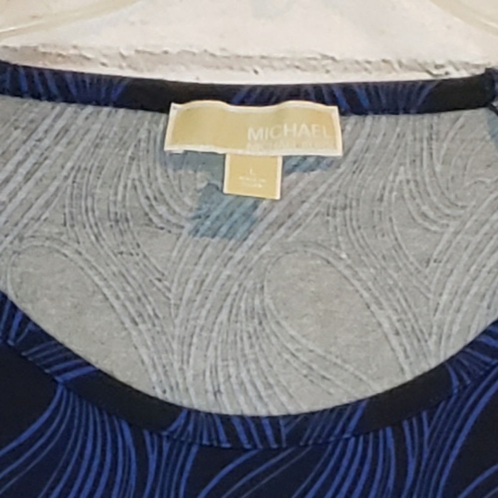 Michael Kors blue and black scoop neck top. - Picture 5 of 5